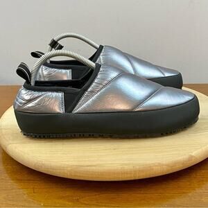 P448 Laby Textile Slippers Women's Sz 40, 9.5 US Silver Quilted Leopard Comfy